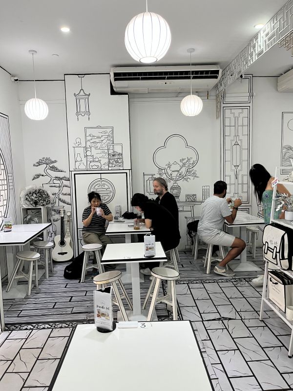 Café Monochrome