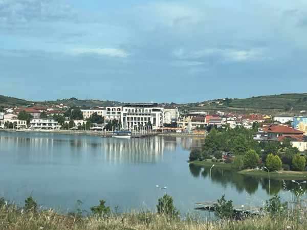 Sur la route de Berat - Belsh