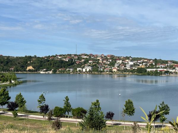 Sur la route de Berat - Belsh